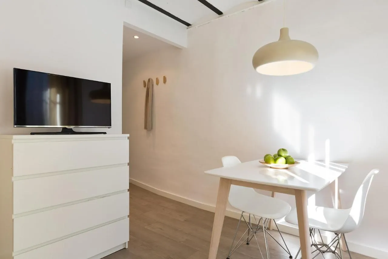 Ola Living Born Apartment Barcelona