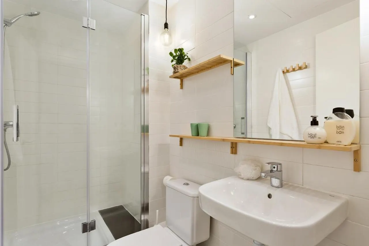 Ola Living Born Apartment Barcelona
