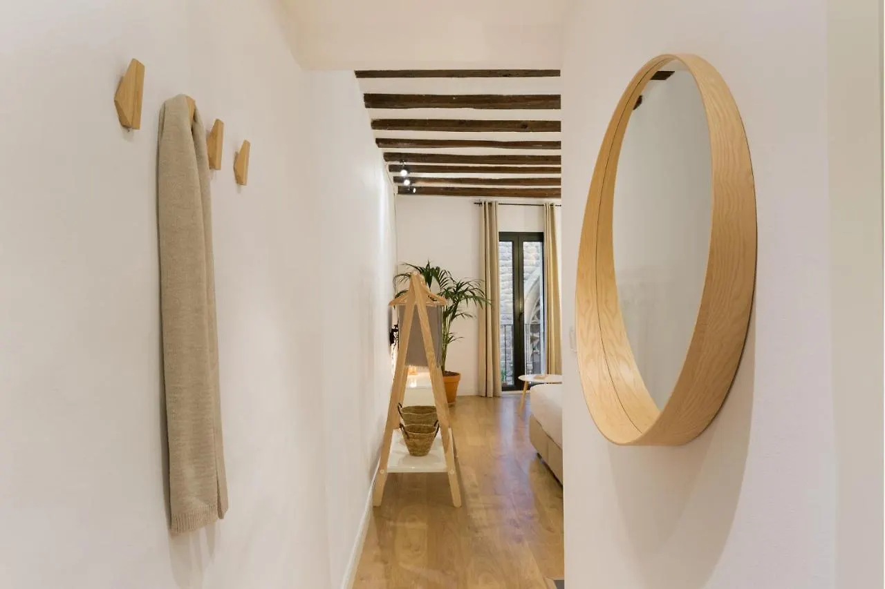 Ola Living Born Apartment Barcelona