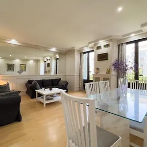 Apartment Gran Via, Barcelona