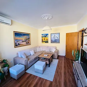cozy-central-tirana.albaniahotels.org/